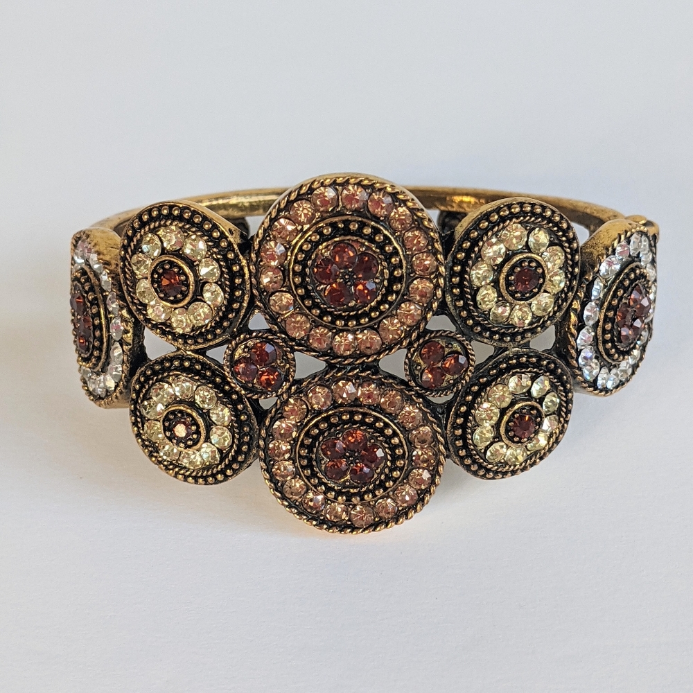 GOLD TONE RHINESTONE CLUSTER STATEMENT CUFF